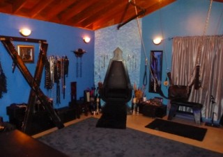 Mistress-Nicolette-Dominatrix-8