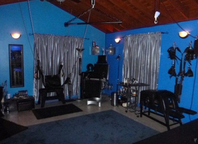 Mistress-Nicolette-Dominatrix-6